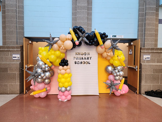 First day of school balloon arch serving Butler, Saxonburg, Mars, Cranberry Township and Pittsburgh, PA.