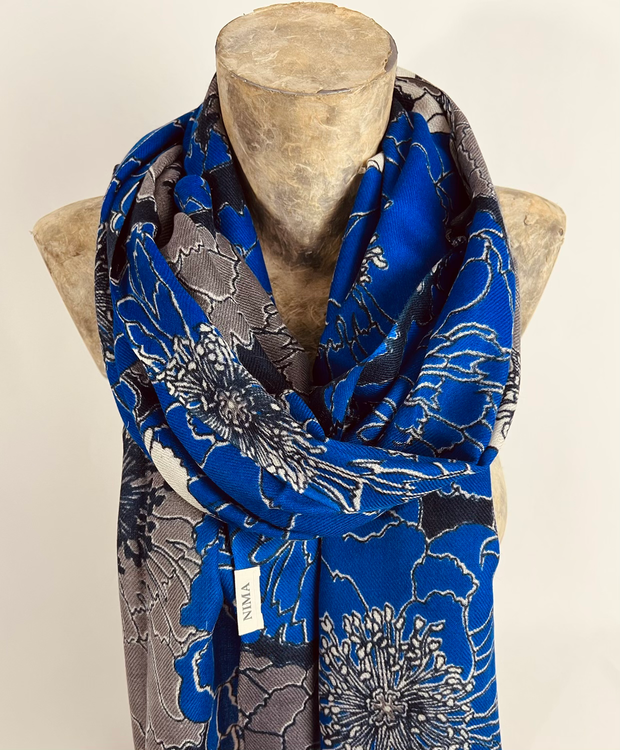 Grandes pivoines bleu roi