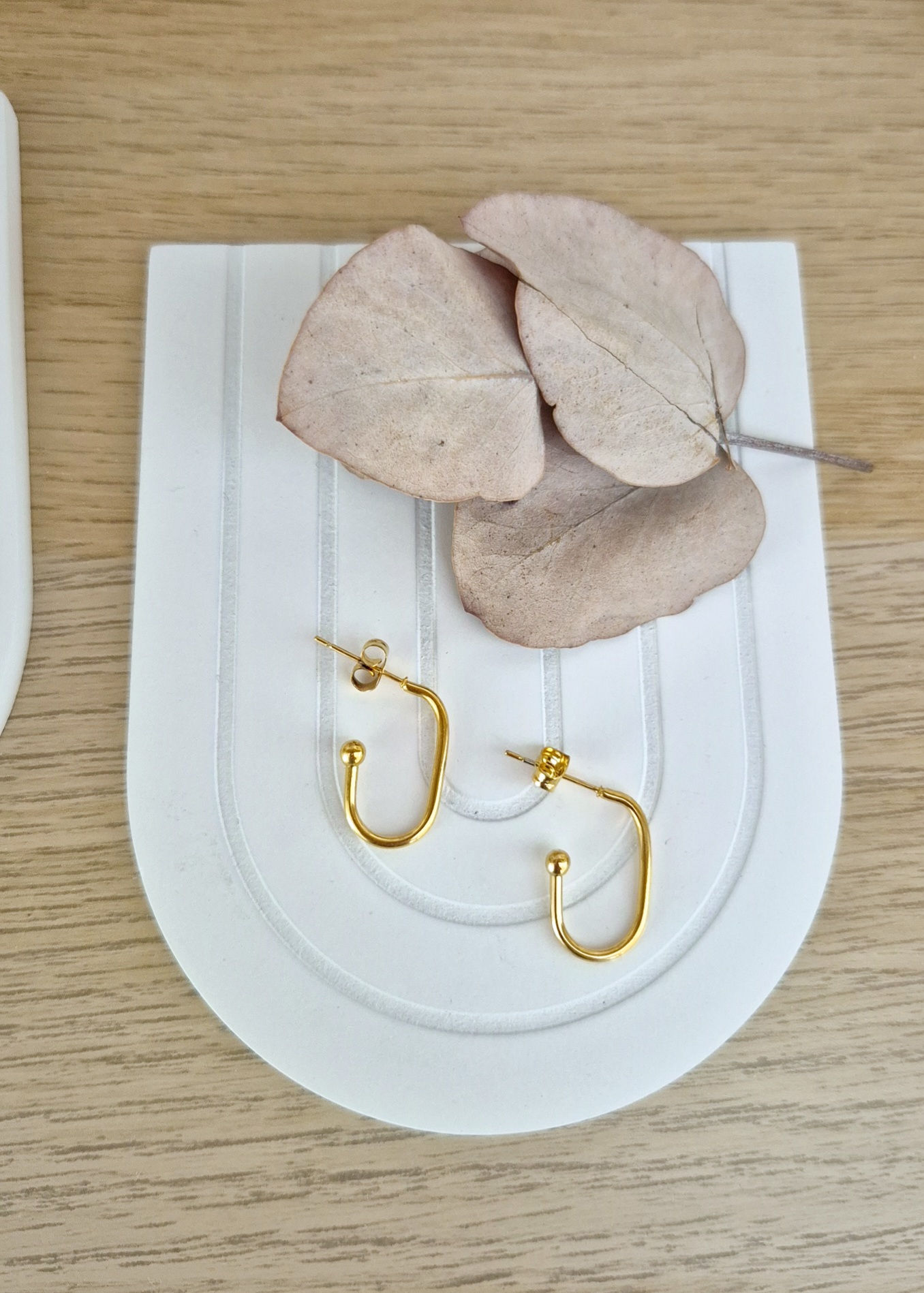 Créoles ovales ouvertes