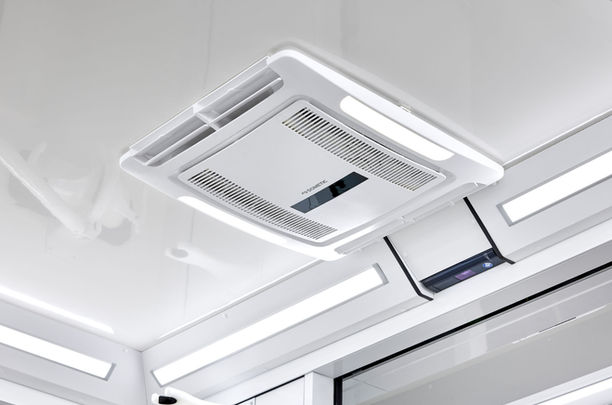 Die Dometic Dachklimaanlage sorgt im Zahnarztmobil für stets angenehme Raumtemperaturen.