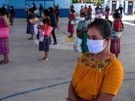 Frente a escalada, migrantes recuerdan a Fauci y piden seguir recomendaciones