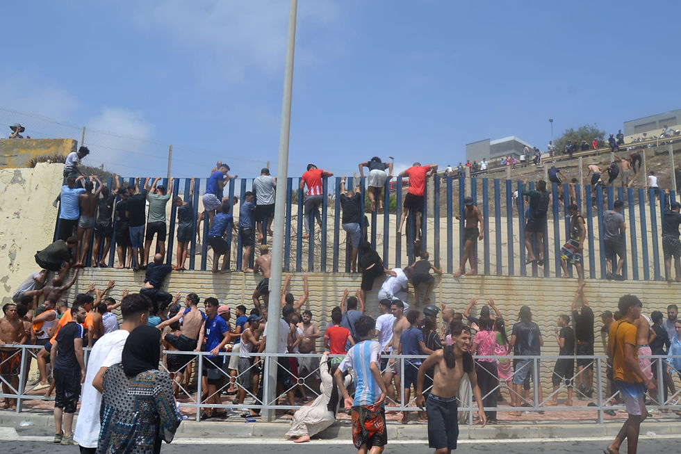 Rumores en internet iniciaron carrera frenética de migrantes hacia el territorio español de Ceuta