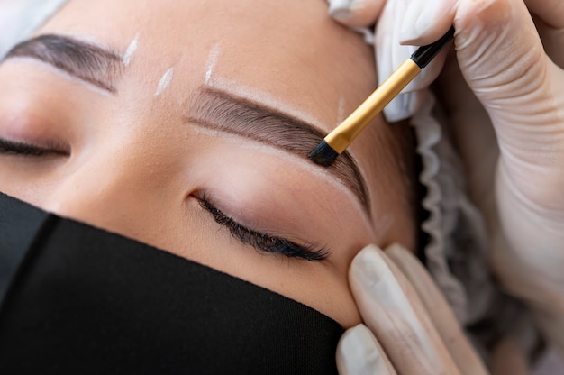 Eyebrow Tinting
