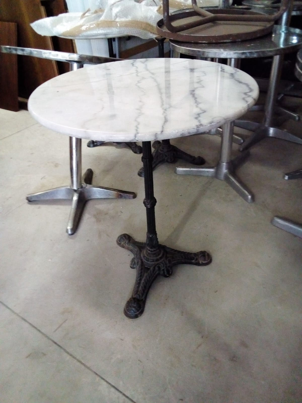 tavolino rotondo marmo e bronzo