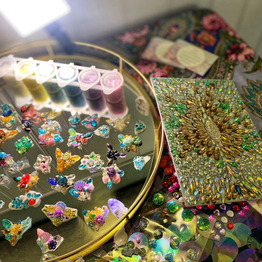 Glitter bar with lots of glitter and body gems