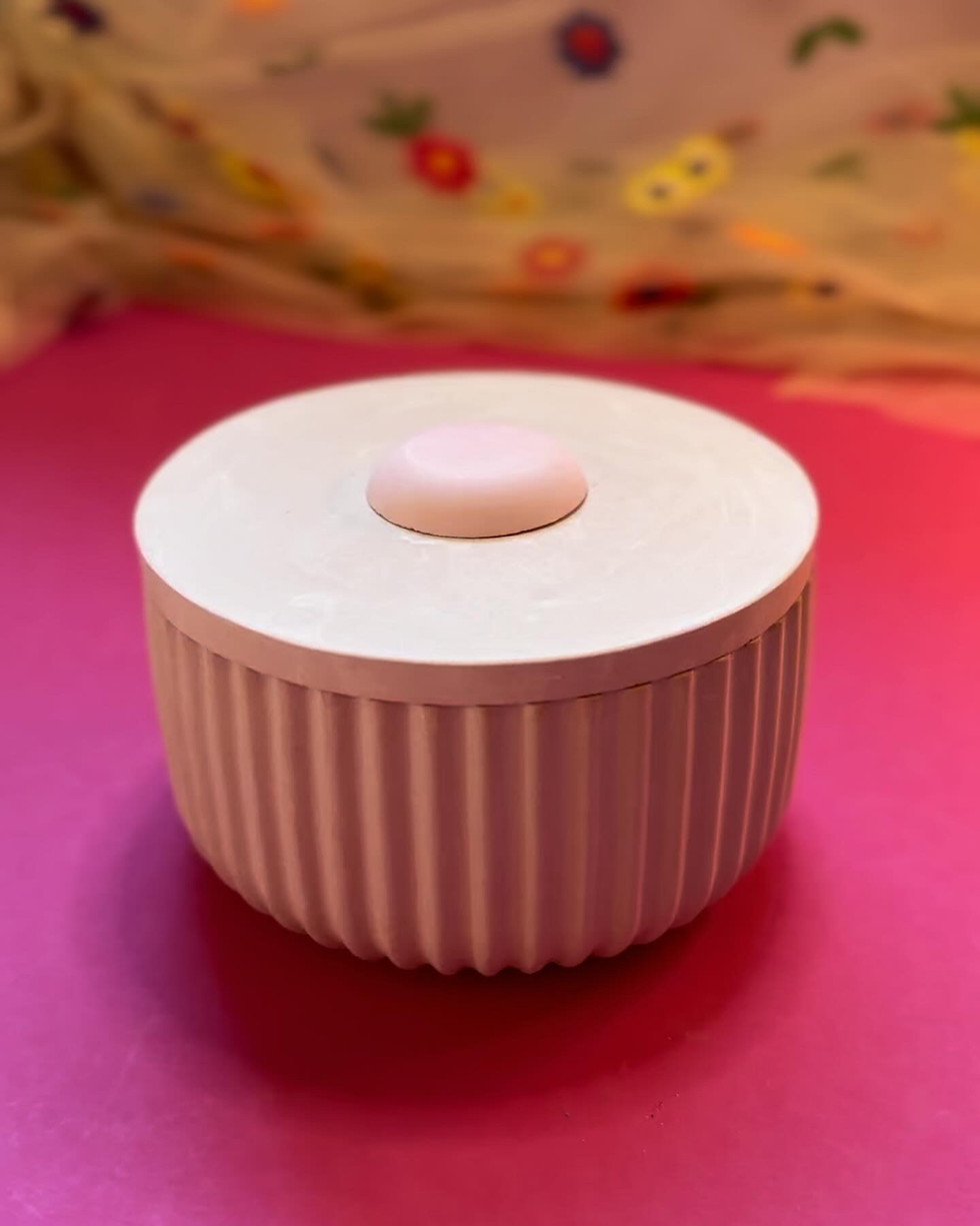 Miniaturbild: The Cool Cool Stuff – The Boob