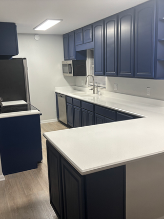 kitchen cabinets and countertop refinish service