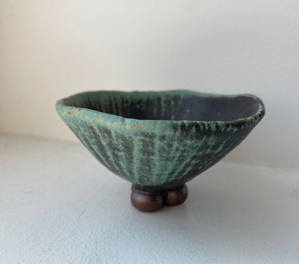 Small footed pot