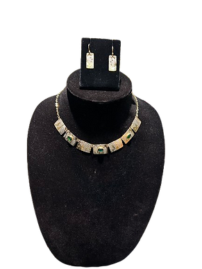 Unique and gorgeous green and gold necklace by Holly Yashi