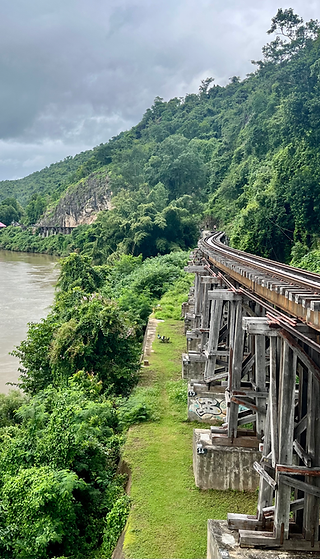 Surprenante vue du chemin de fer du col de l'enfer (visiter Kanchanaburi avec guide francophone)