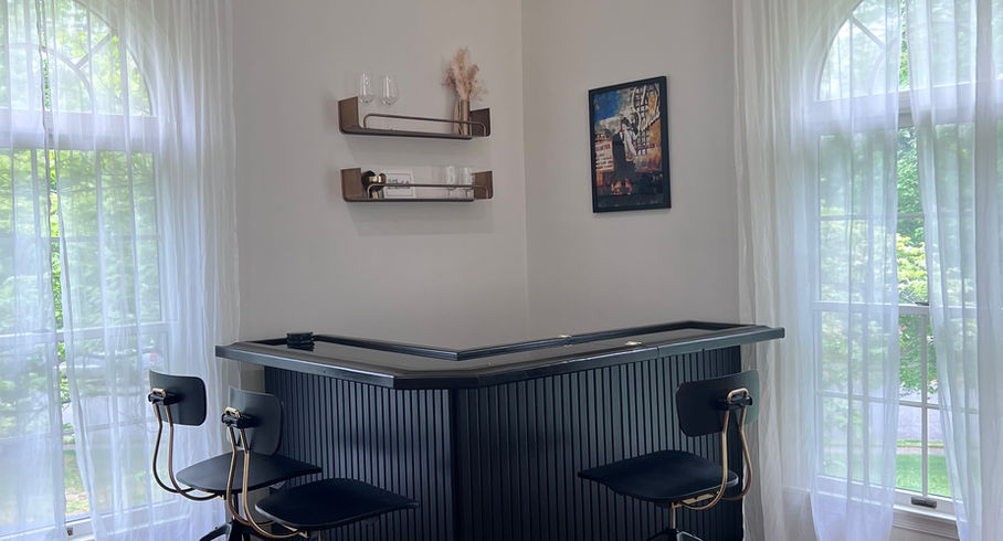 black modern bar