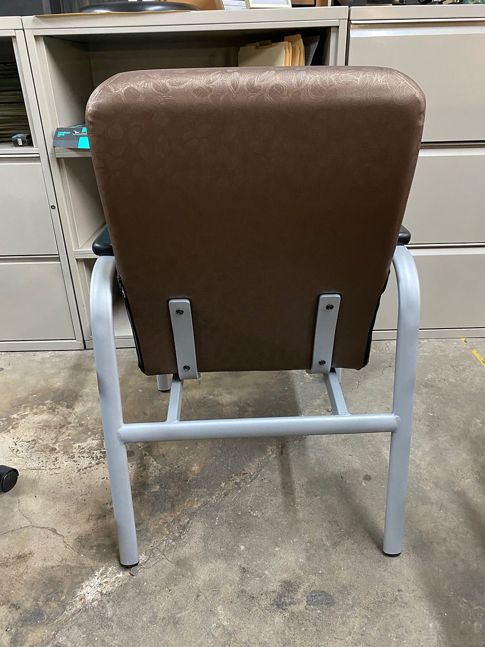 Thumbnail: Global waiting chair