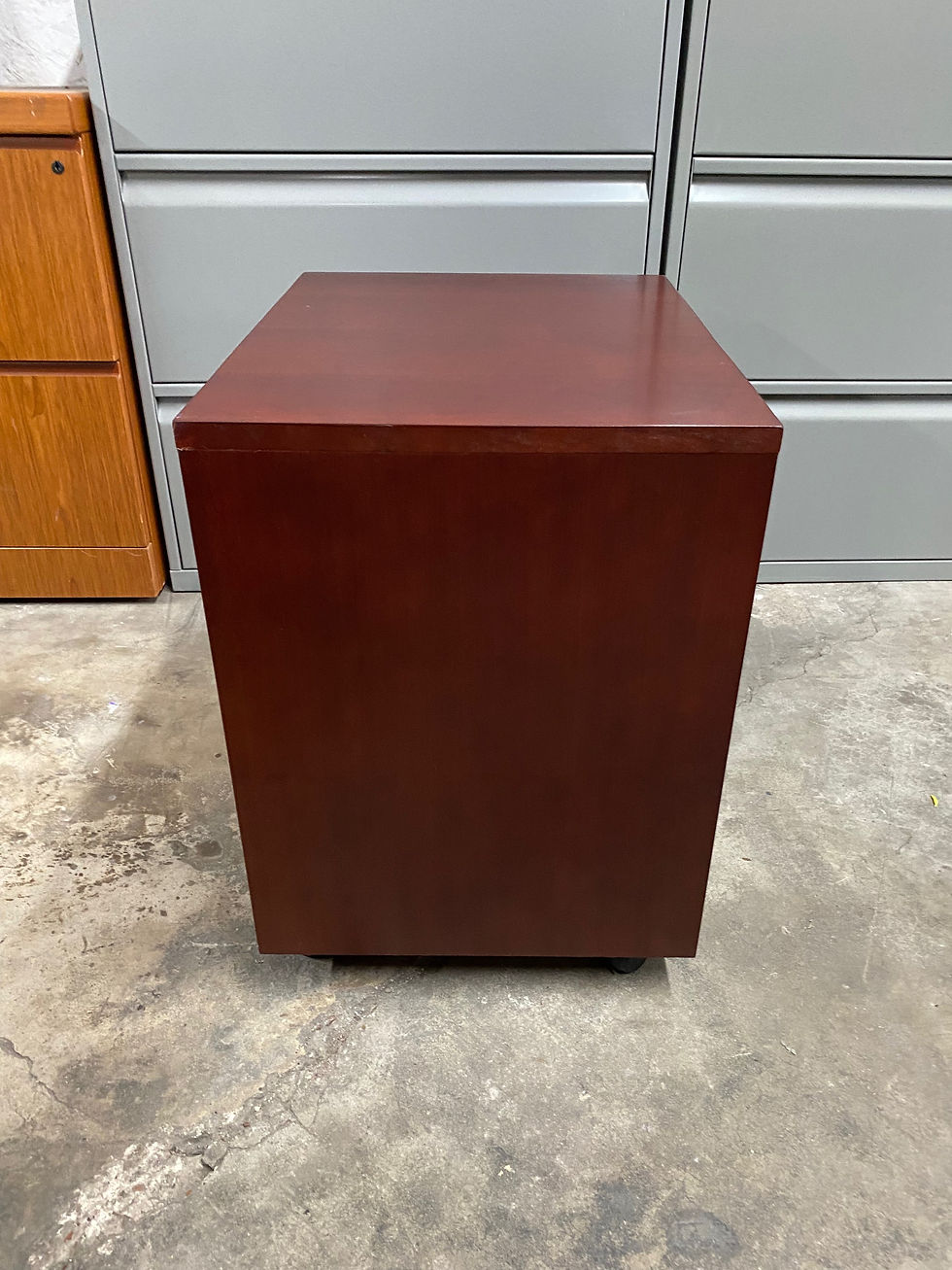 Thumbnail: Paoli mobile cabinet