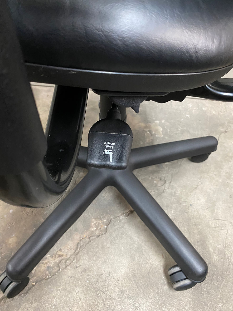 Thumbnail: Steelcase criterion ergonomic office chair