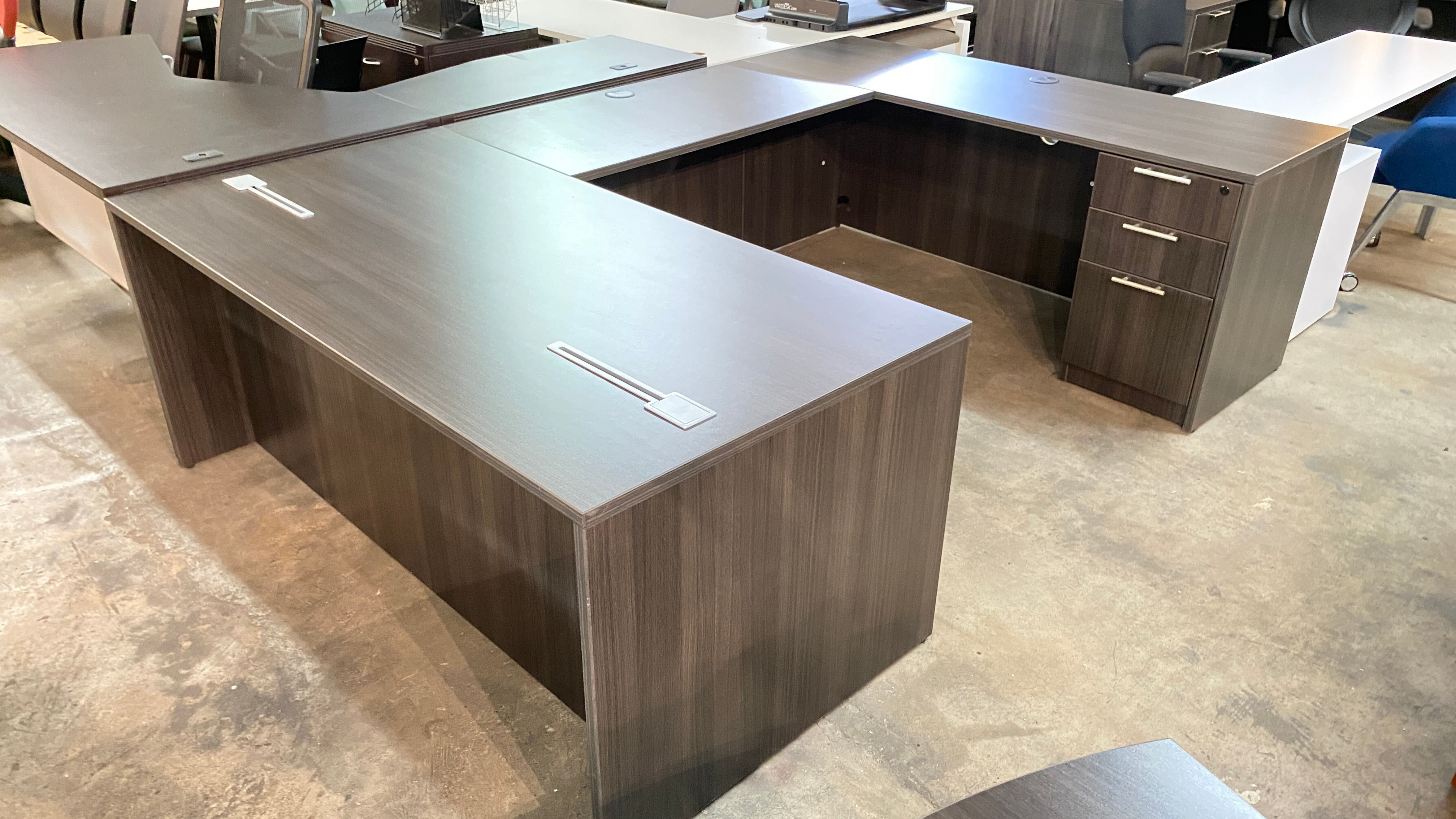 Executive U shaped desk 