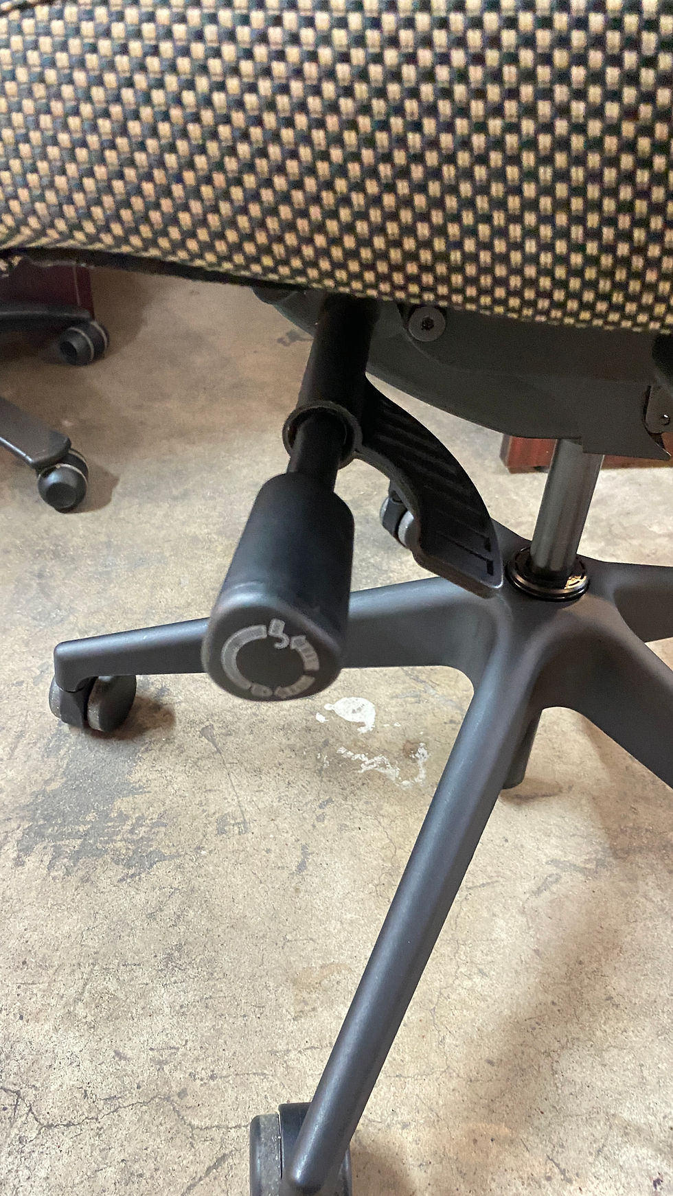 Thumbnail: Sit on it mesh office chair 