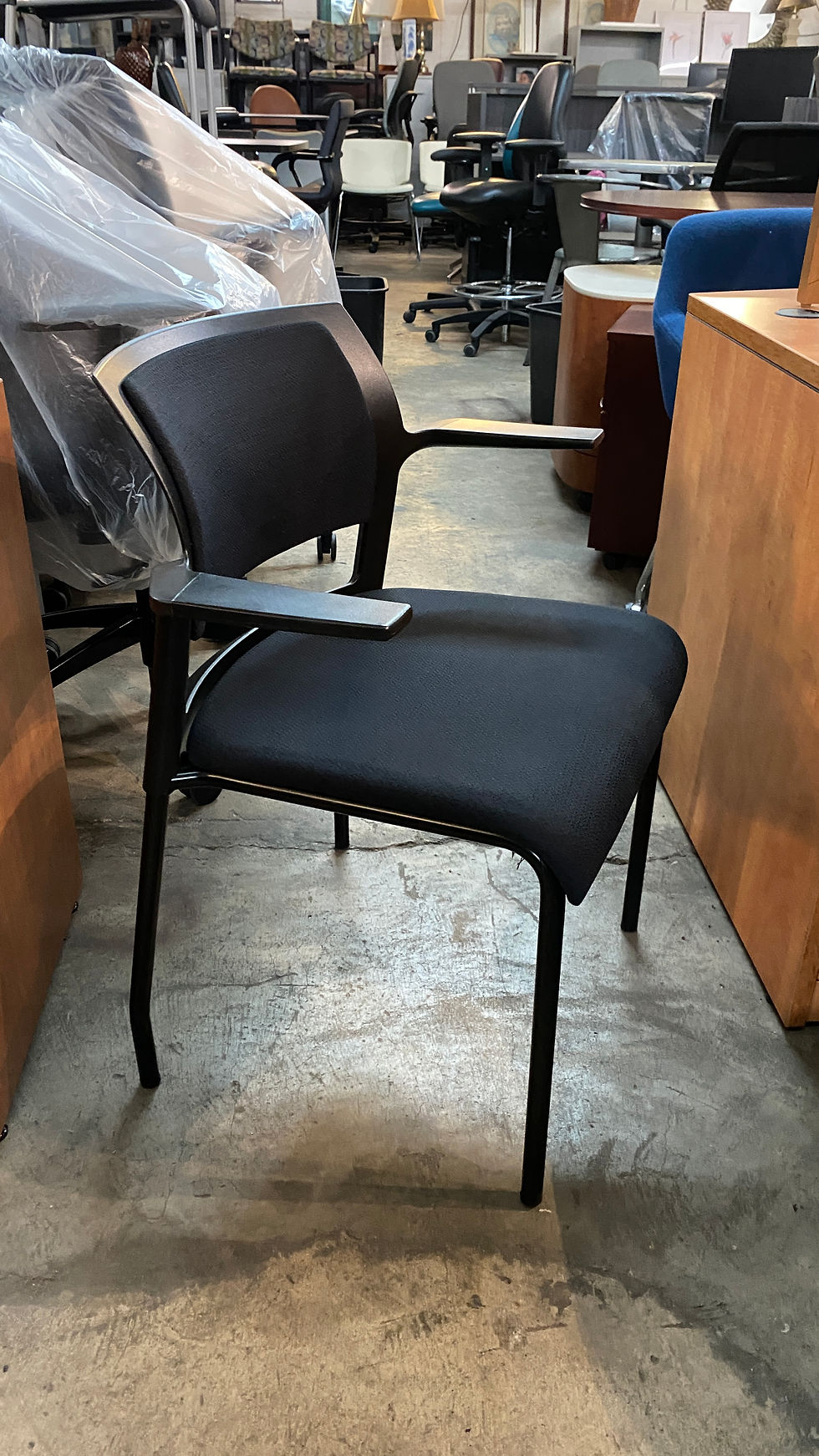 Thumbnail: Steelcase move waiting chair 