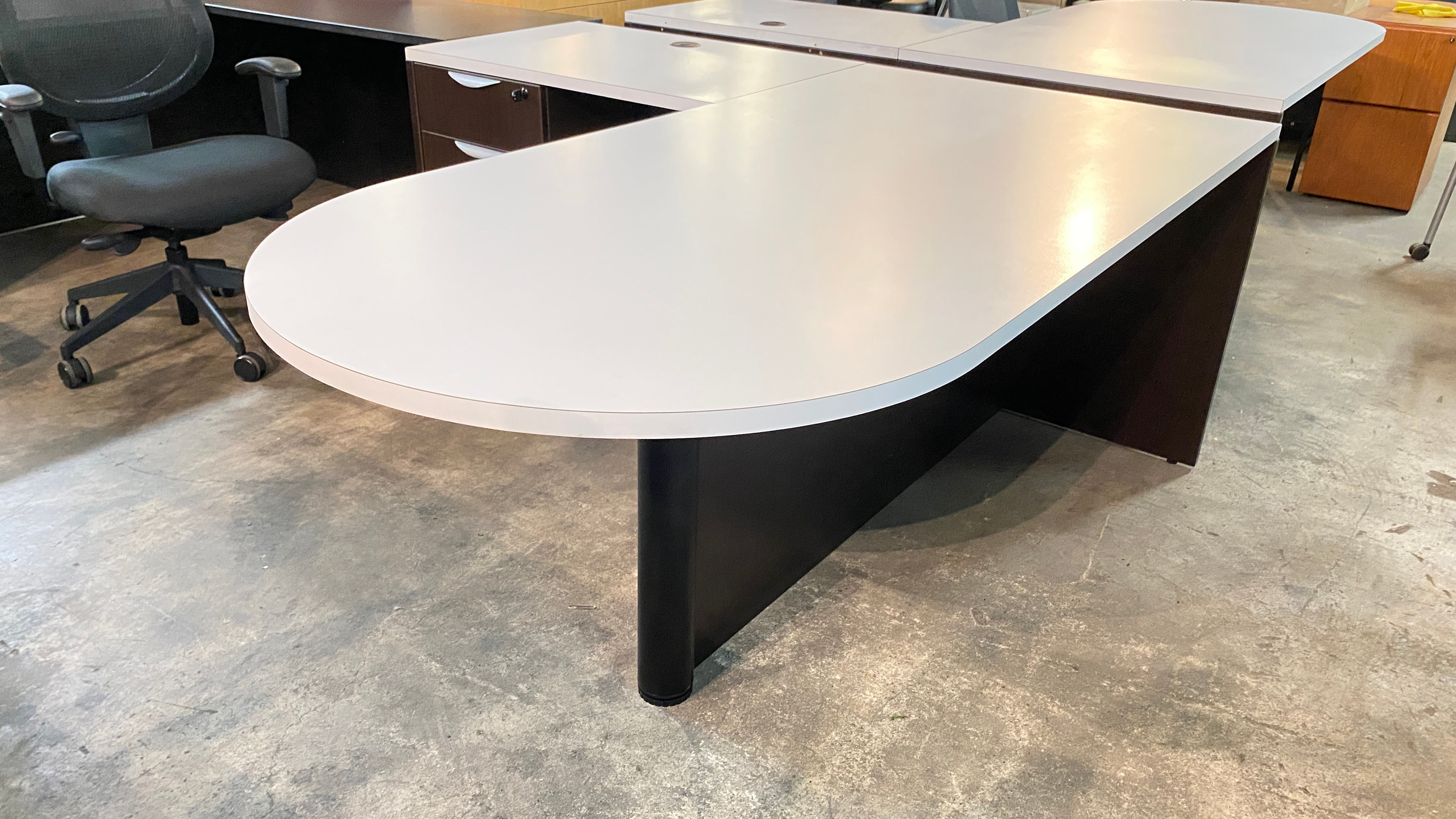 L shaped desk 