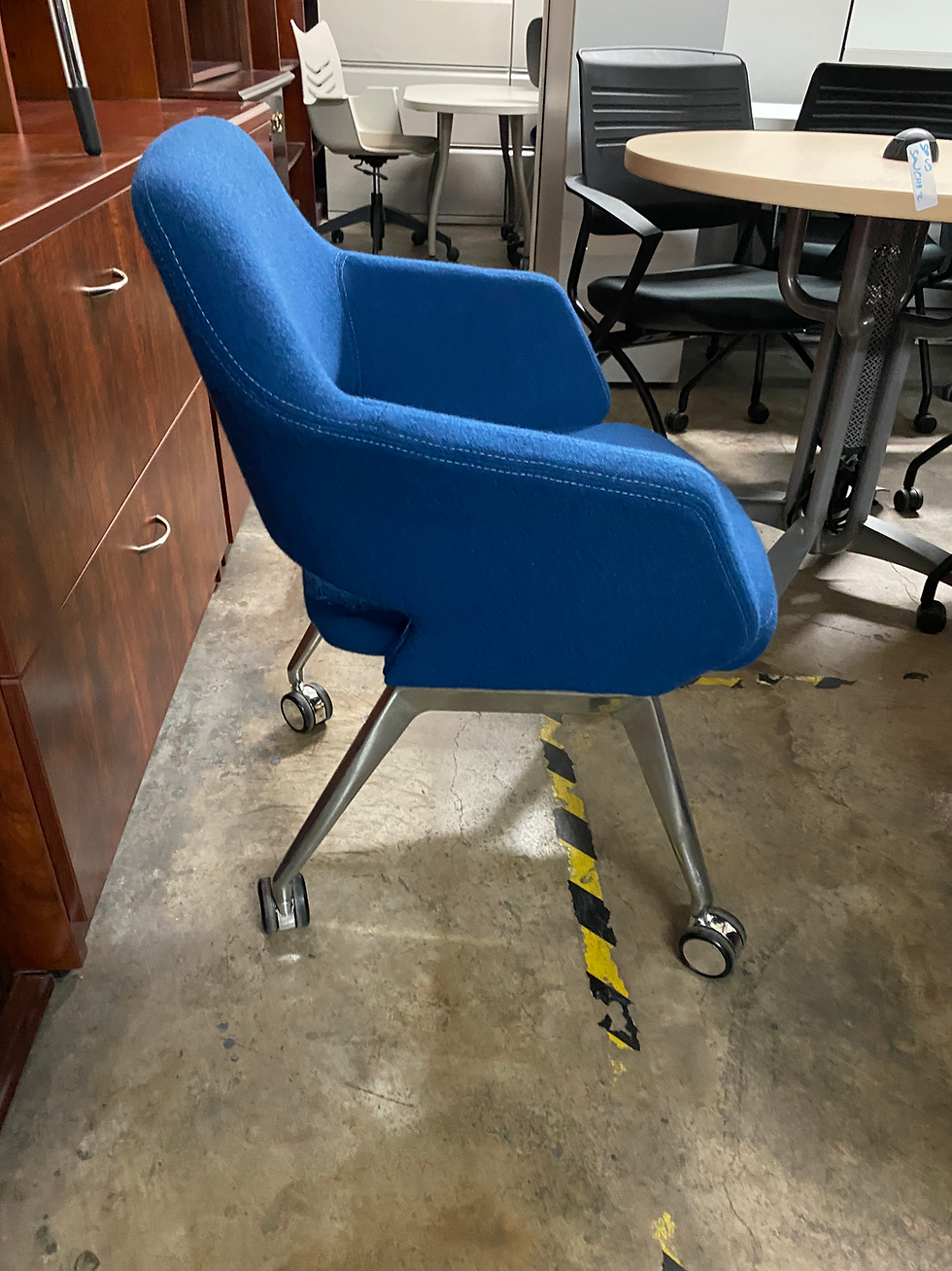 Thumbnail: folding chair 