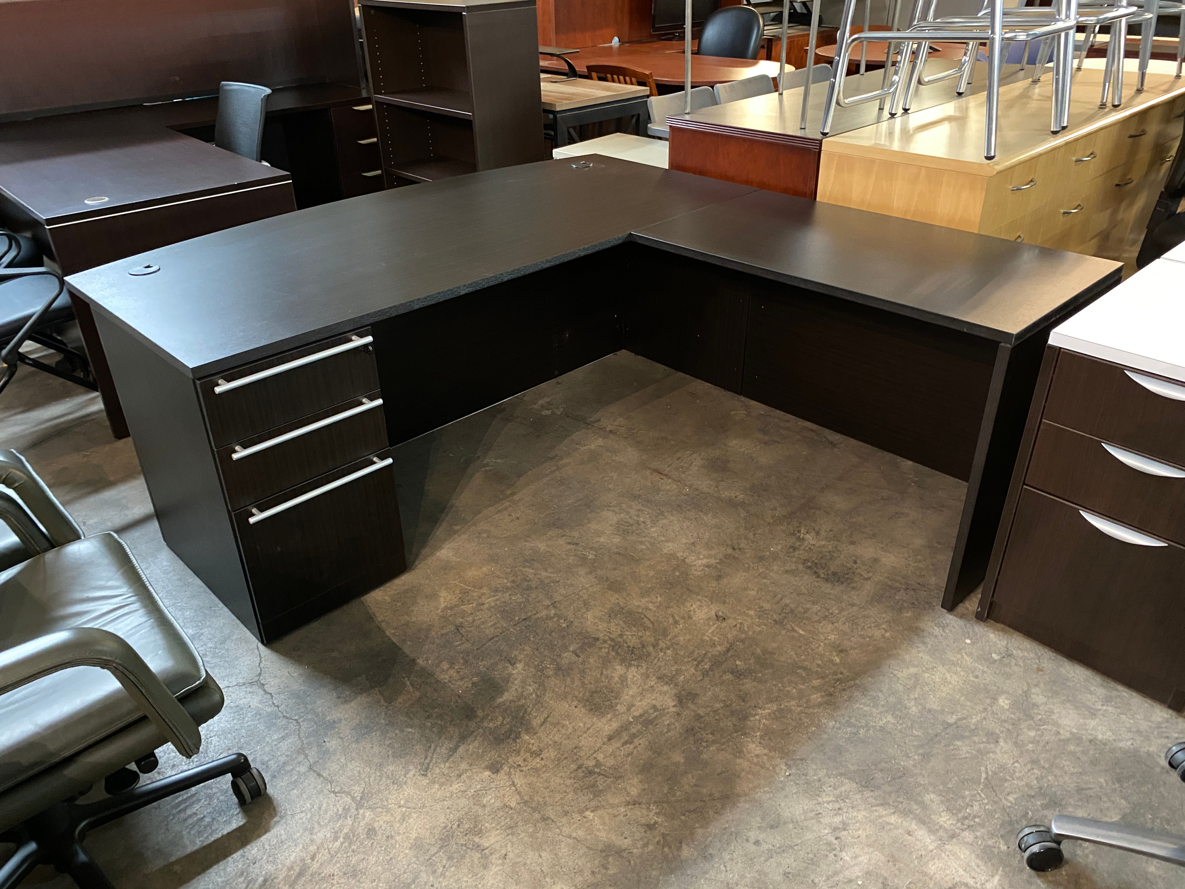 L shaped desk 