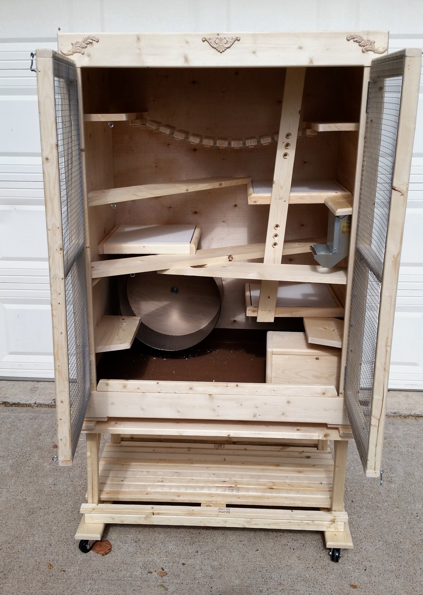 Custom Chinchilla Cages