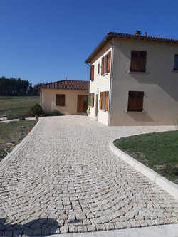Pavage en granit jaune beige Imgranit pose en arc 2