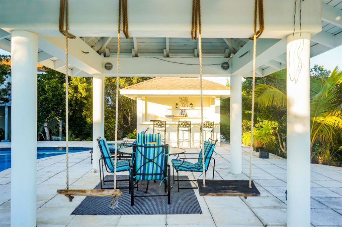 Flamingo Lake House of Providenciales, Turks and Caicos Islands. Vacation Villas Rentals by Sabrina Forbes.