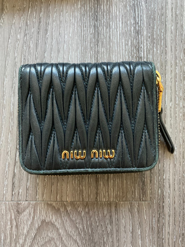 miu miu portafoglio lampo wallet