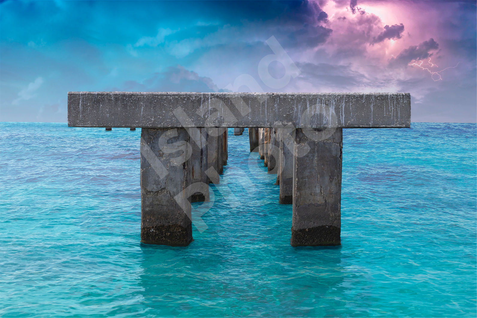 Bocahenge with Lightning