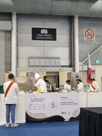 Chef's cooking in a competition