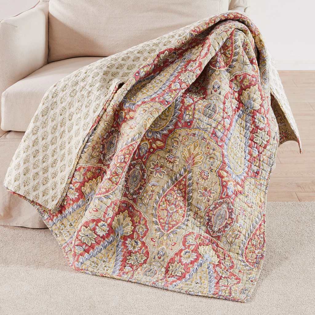 EMEL RED QUILTED THROW