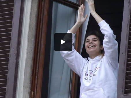 The world is clapping