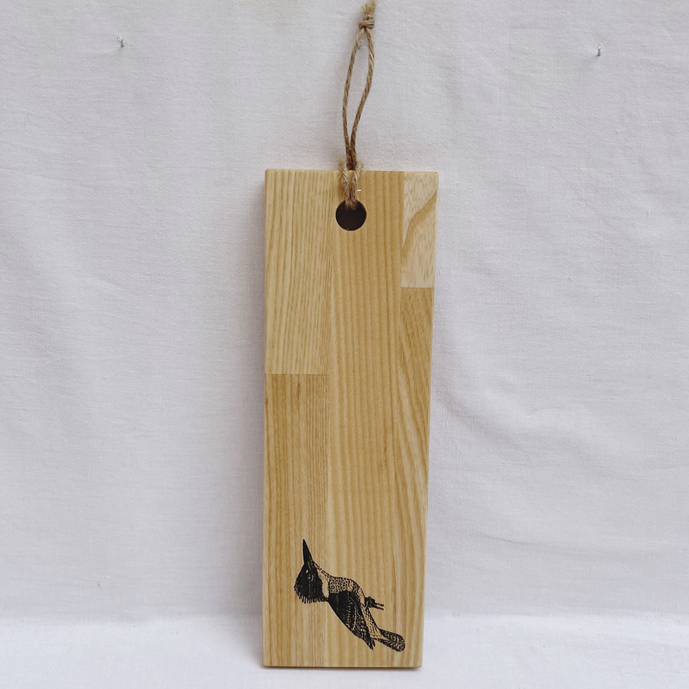 Miniature : Planche à saucisson à découper en bois fait main motif pivert