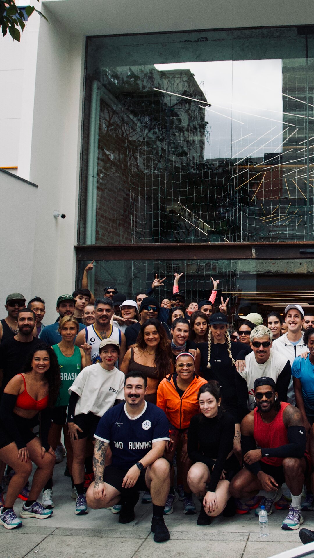 Time reunido em uma experiência de comunidade