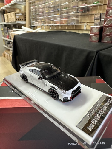 NISSAN SKYLINE GT-R R35 NISMO CARBON WHITE HOOD OPEN 1/64 CAR BY