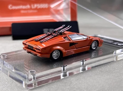 LAMBORGHINI COUNTACH LP5000 SELD ED LIGHTS FLIPUP 1/64 CAR BY