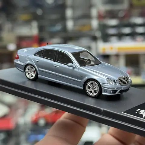 MERCEDES BENZ E63 AMG W211 ICE BLUE 1/64 DIECAST CAR BY KING MODEL
