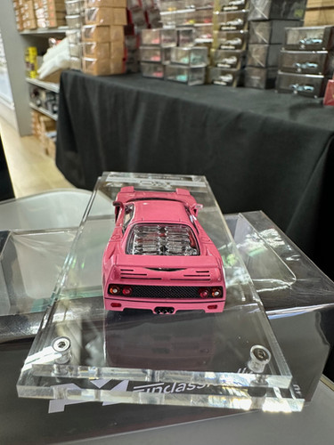 FERRARI F40 LIGHTS FLIP UP DOWN ROSEWATER PINK 1/64 DIECAST CAR