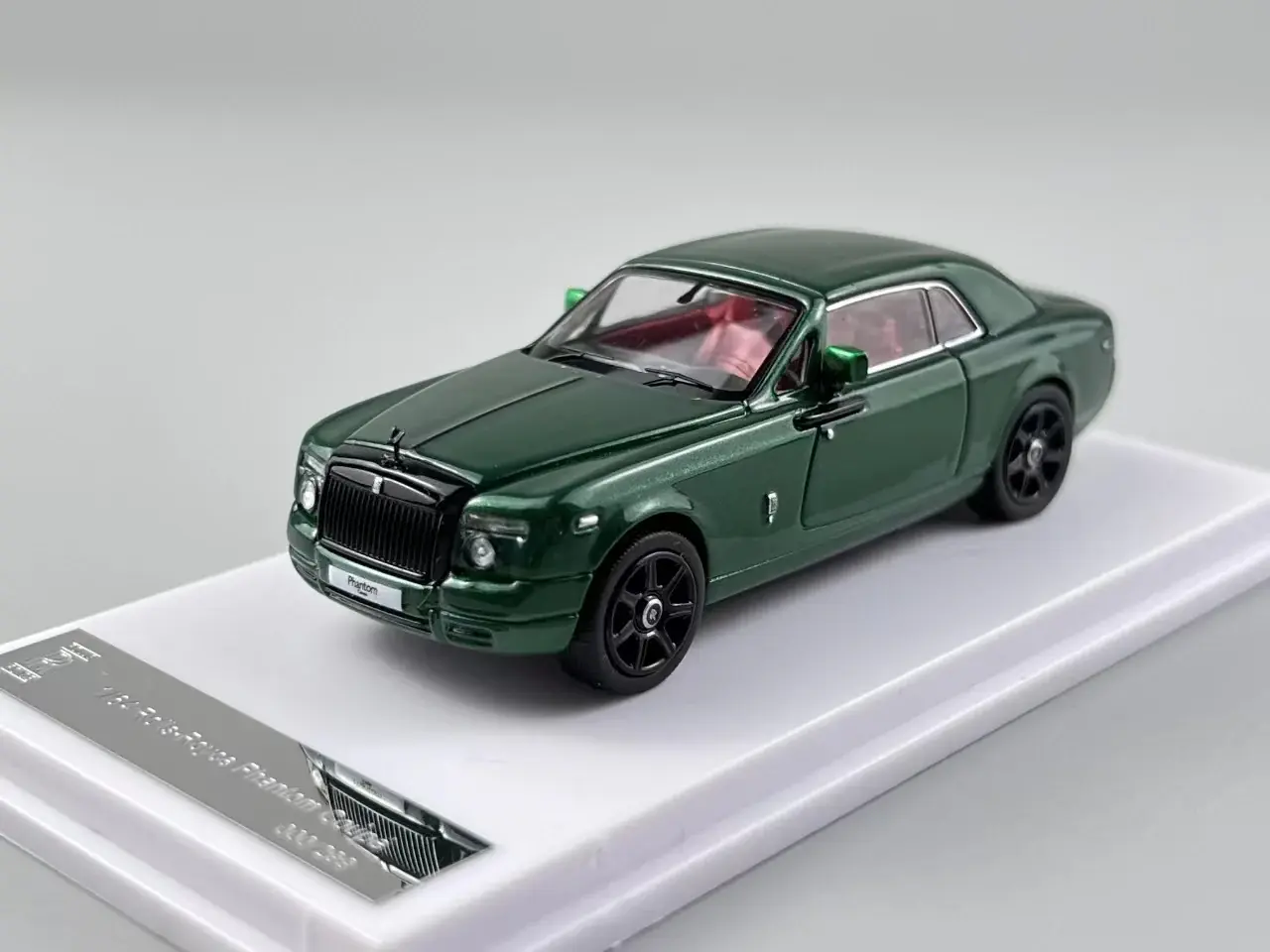 ROLLS ROYCE PHANTOM COUPE METALLIC GREEN 300 MADE 1/64 DIECAST CAR MODEL BY DCM