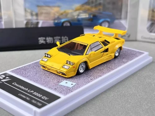 LAMBORGHINI COUNTACH LP5000 QV WORKING POP UP LIGHT 1/64 BY