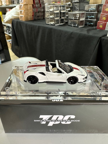 FERRARI 488 PISTA SPIDER NOVITEC PEARL WHITE 1/64 DIECAST CAR