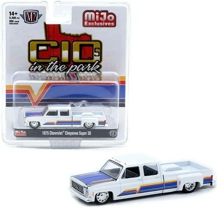 1975 CHEVROLET CHEYENNE DUALLY TRUCK C10 IN THE PARK 1/64 BY M2 MACHINES MJS08