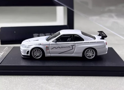 NISSAN SKYLINE GT-R R34 V-SPEC MINES WHITE 1/64 CAR BY MY