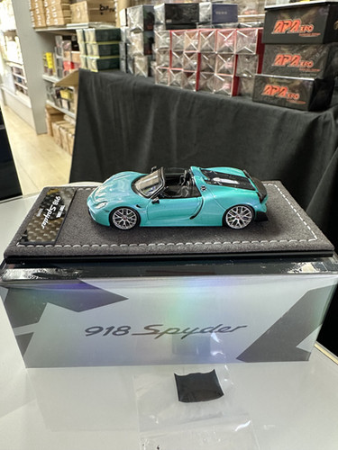 PORSCHE 918 SPYDER WITH TOP TIFFANY PAINT 1/64 DIECAST CAR MODEL