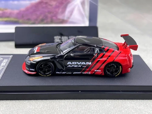 NISSAN SKYLINE GT-R R35 ADVAN LIVERY 1/64 SCALE DIECAST CAR MODEL