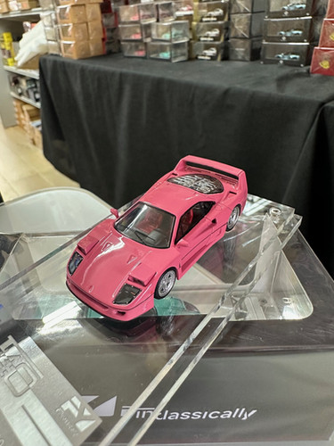 FERRARI F40 LIGHTS FLIP UP DOWN ROSEWATER PINK 1/64 DIECAST CAR