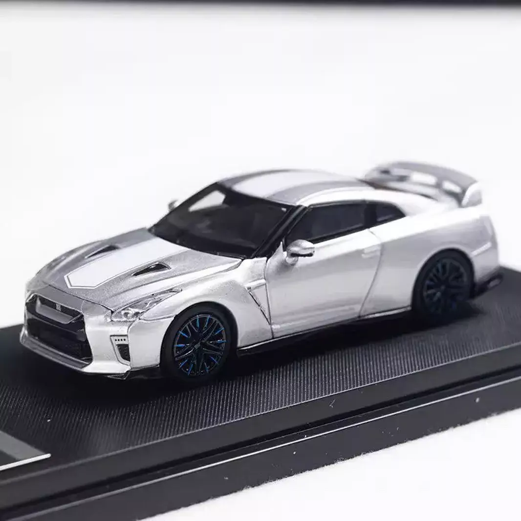 NISSAN SKYLINE GT-R R35 SILVERHOOD OPENS 1/64 DIECAST CAR MODEL BY MOTORHELIX MH