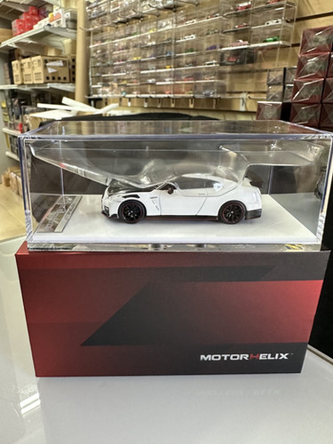 NISSAN SKYLINE GT-R R35 NISMO CARBON WHITE HOOD OPEN 1/64 CAR BY