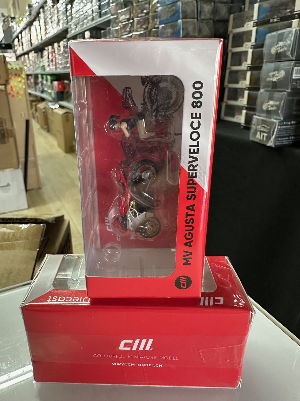 Thumbnail: MV AGUSTA SUPERVELOCE 800 BIKE WITH FIGURE 1/64 MOTORCYCLE MODEL BY CM MODELS