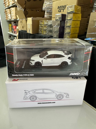 HONDA CIVIC TYPE R FK8 WHITE 1/64 DIECAST CAR BY INNO MODELS